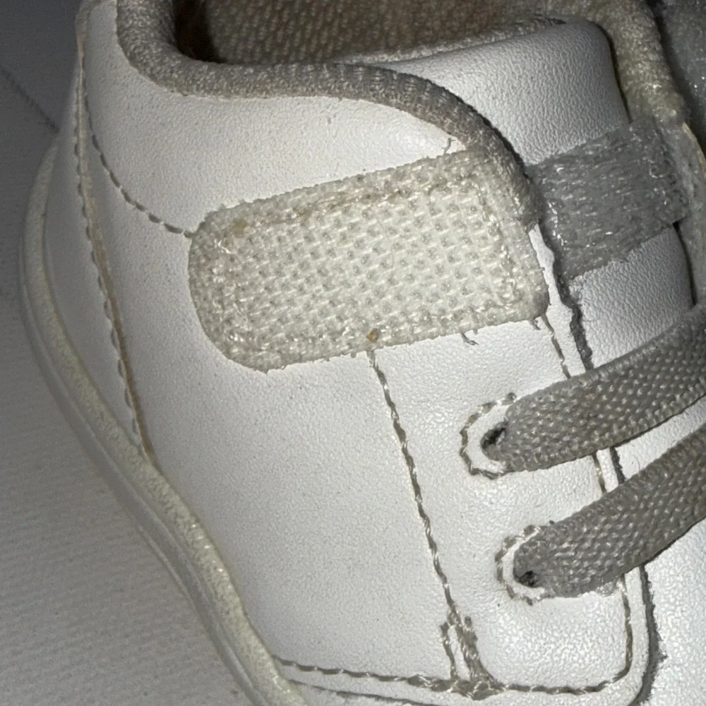 Stride Rite 360 Taye 2.0 Toddler Shoes –‎ Size 4M – White – APMA Approved – Used